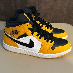 Jordan 1 Reto Mid